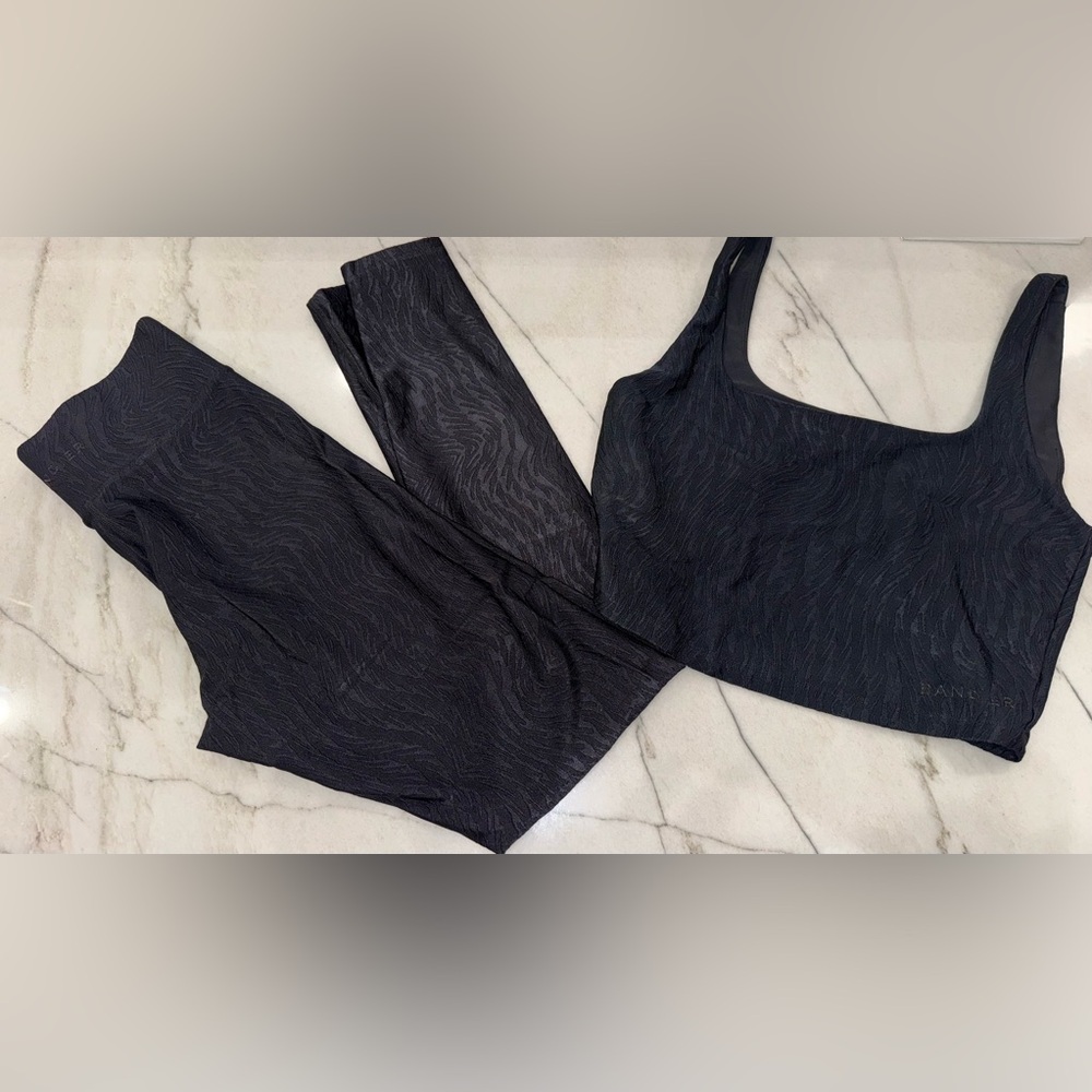 Bandier Black Textured Athletic Set